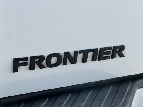 Used 2020 Nissan Frontier SV w/ Midnight Edition Floor Mats image 32