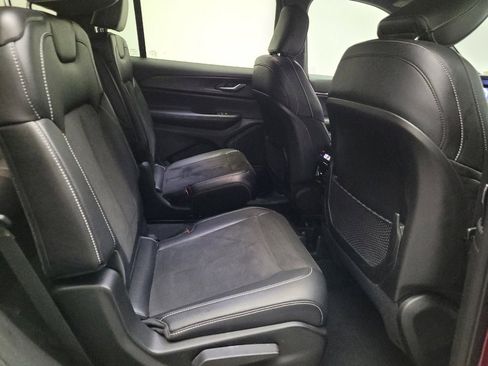 Used 2023 Jeep Grand Cherokee L Laredo AWD/4WD image 19