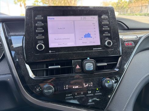 Used 2023 Toyota Camry SE image 12