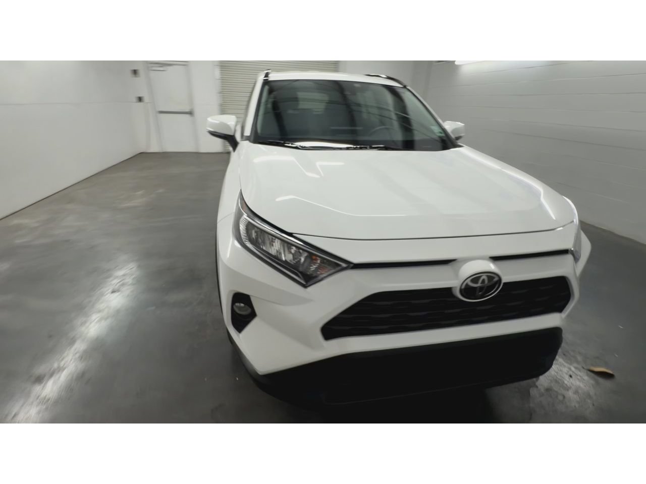 Used 2020 Toyota RAV4 XLE FWD image 3