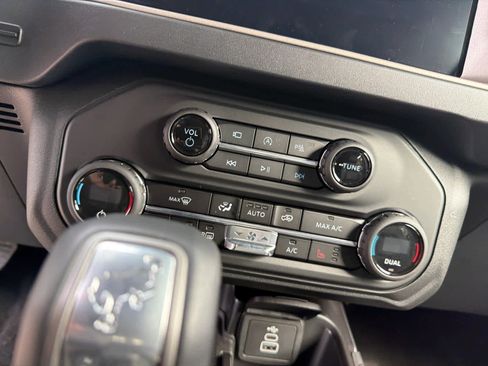 New 2026 Ford Bronco Outer Banks AWD/4WD image 21