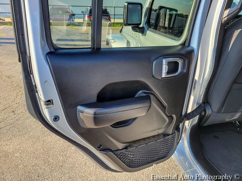 Used 2023 Jeep Gladiator Sport AWD/4WD image 28