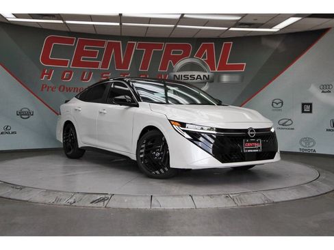 New 2026 Nissan Sentra SR w/ SR Premium Package FWD image 1