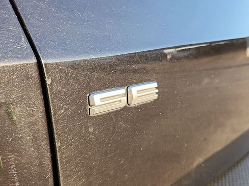 Used 2022 Ford Escape SE image 11