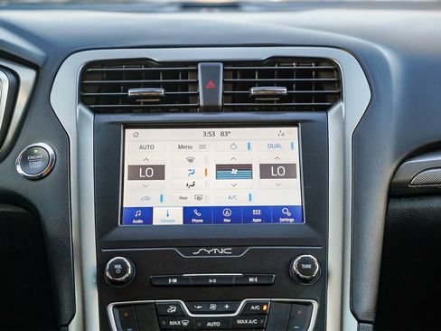 Used 2020 Ford Fusion SE image 14