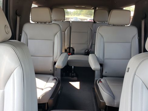Used 2023 GMC Yukon SLT w/ SLT Premium Package RWD image 31