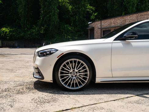 Used 2023 Mercedes-Benz S 500 4MATIC image 3
