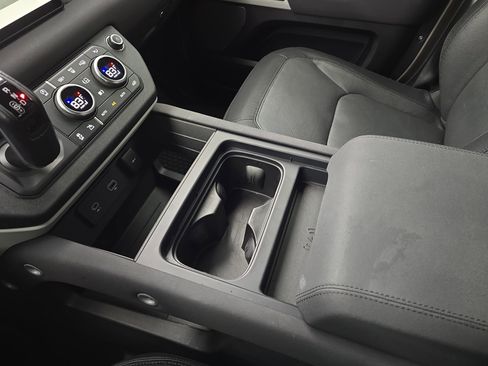 Used 2023 Land Rover Defender 110 X-Dynamic SE image 24