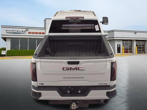 Used 2025 GMC Sierra 2500 AT4 w/ AT4 Premium Plus Package AWD/4WD image 4