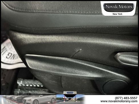 Used 2023 Jeep Renegade Trailhawk AWD/4WD image 16