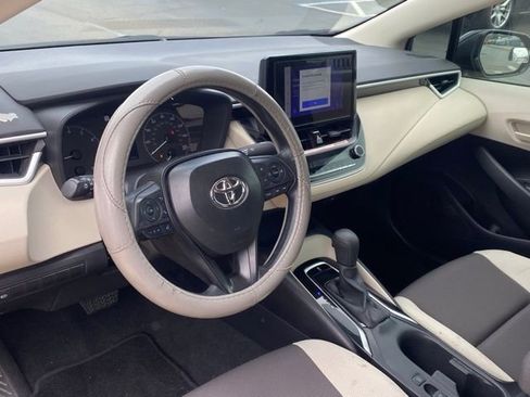 Used 2025 Toyota Corolla LE image 14