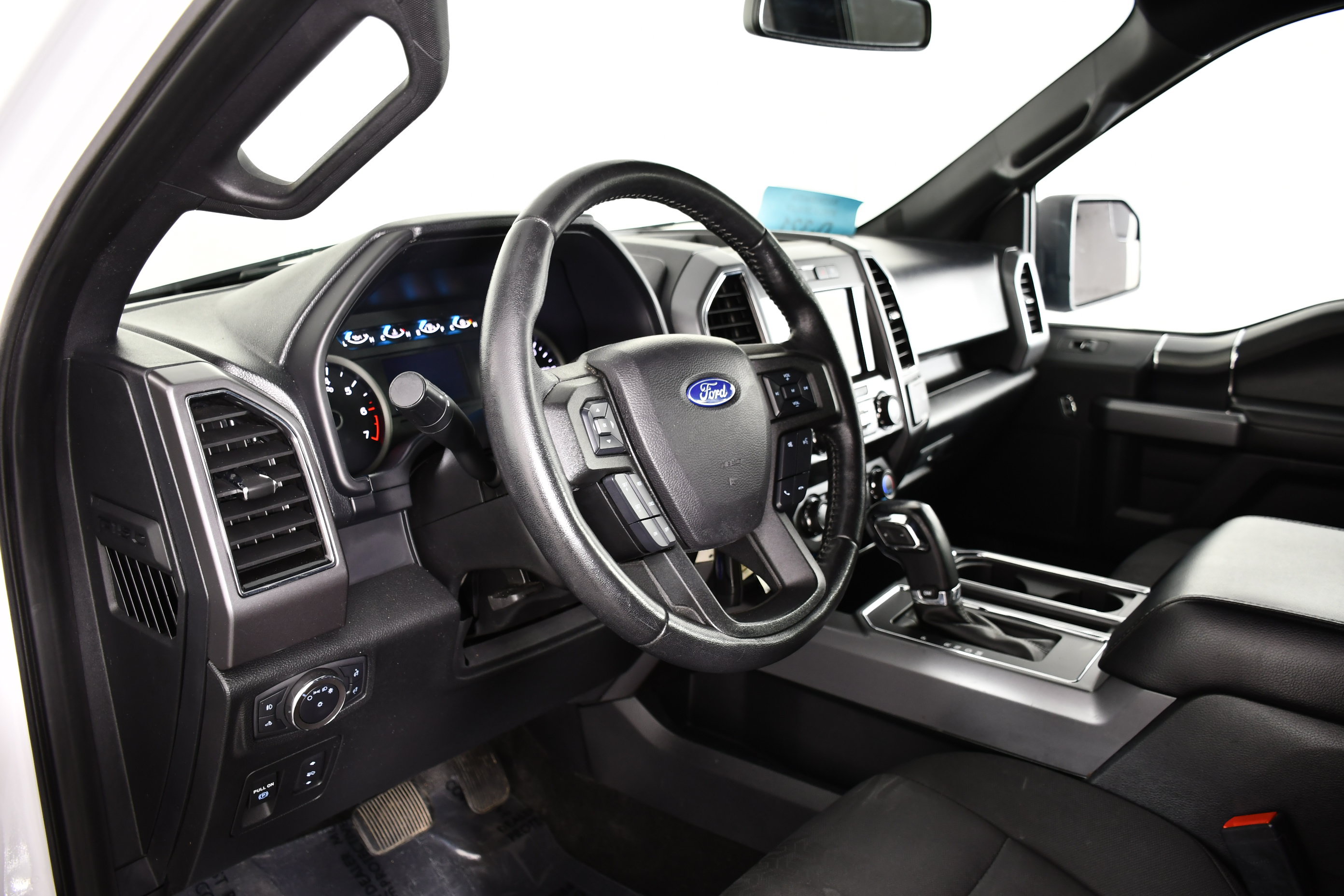 Used 2020 Ford F150 XLT w/ Equipment Group 302A Luxury AWD/4WD image 40