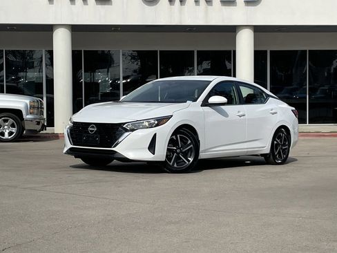 Used 2024 Nissan Sentra SV image 1