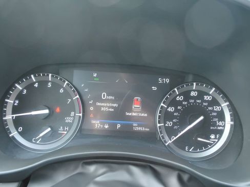 Used 2021 Toyota Highlander XLE image 23