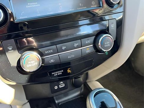 Used 2022 Nissan Rogue Sport SL w/ Premium Package image 41