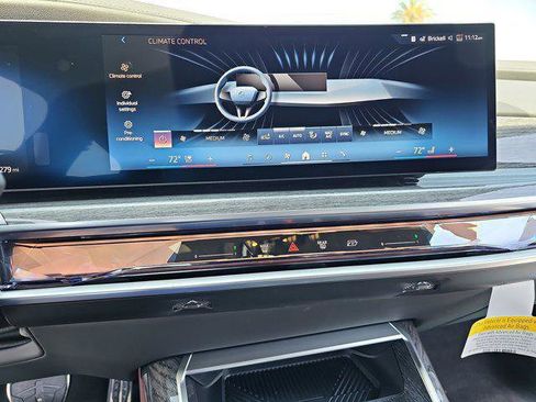 New 2025 BMW i7 xDrive60 image 23