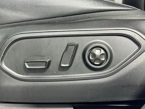 Used 2023 Jeep Grand Cherokee Limited image 32