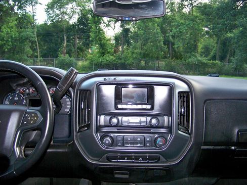 Used 2015 Chevrolet Silverado 1500 LT image 32