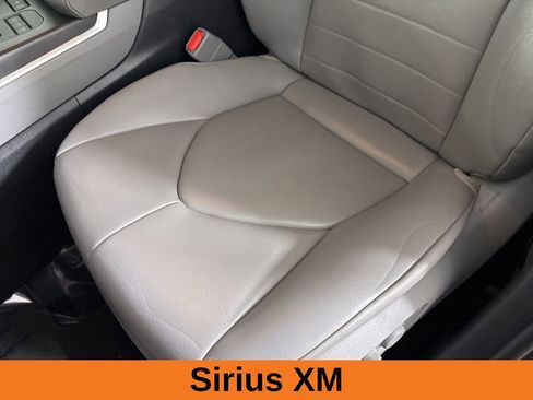 Used 2020 Toyota Highlander XLE image 13