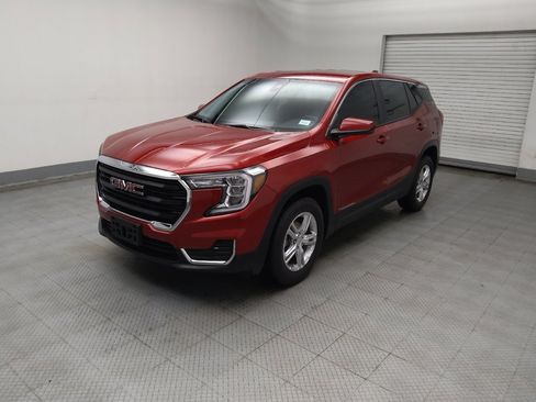 Used 2022 GMC Terrain SLE image 2