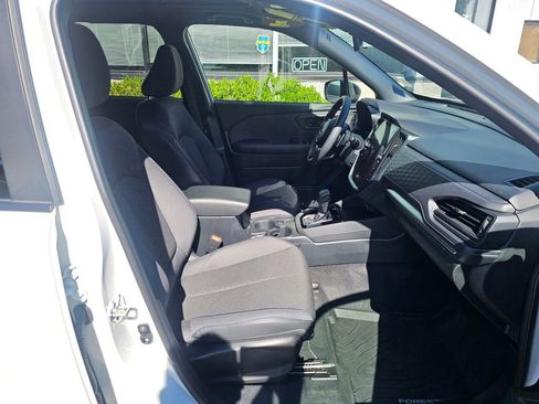 Used 2025 Subaru Forester Premium AWD/4WD image 11