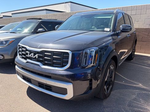 Used 2025 Kia Telluride S FWD image 4