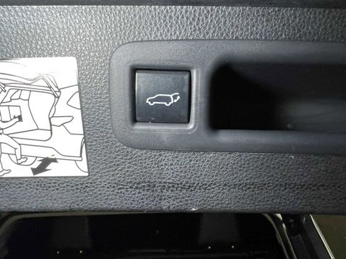 Used 2021 Toyota Highlander Platinum image 18