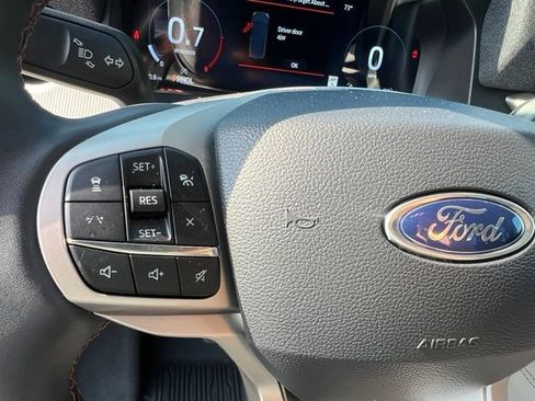 Used 2025 Ford Explorer Active w/ Active Comfort Package AWD/4WD image 27