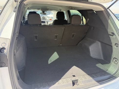 Used 2021 Chevrolet Equinox LS FWD image 20