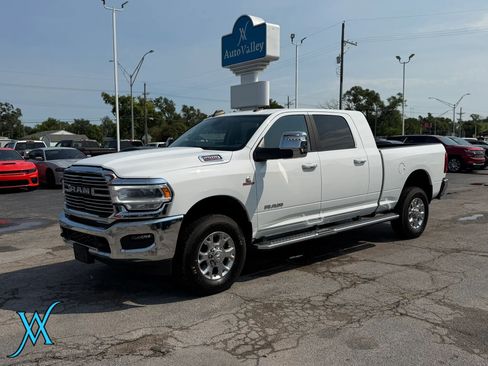 Used 2024 RAM 2500 Laramie AWD/4WD image 3
