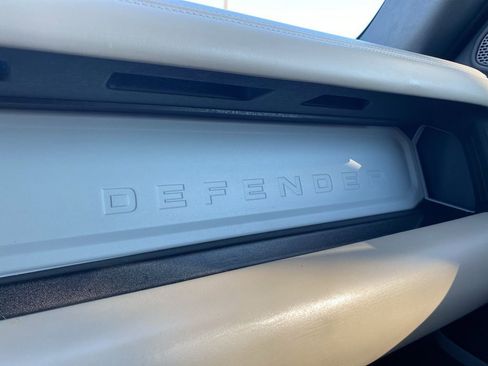 Used 2020 Land Rover Defender 110 HSE image 24