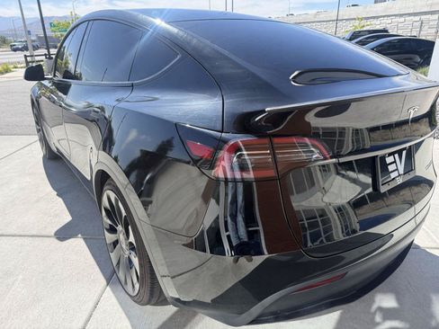 Used 2023 Tesla Model Y Performance AWD/4WD image 6