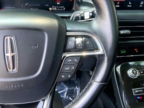 Used 2023 Lincoln Nautilus Reserve AWD/4WD image 23