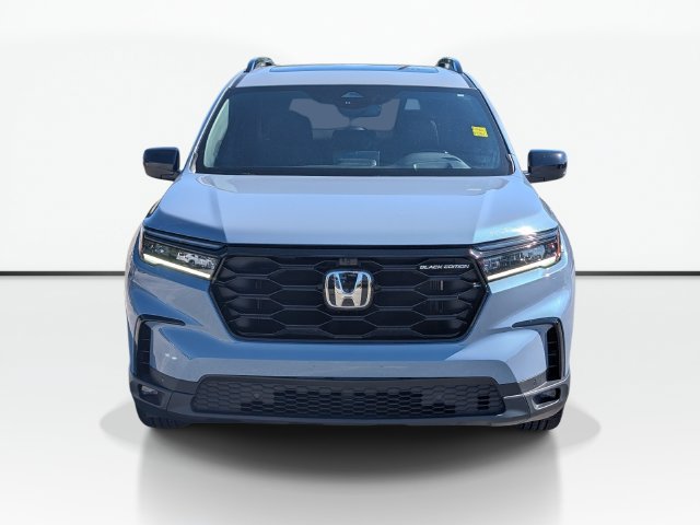 Used 2025 Honda Pilot Black Edition image 2