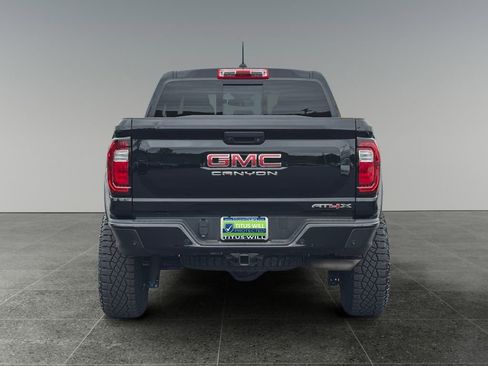 Used 2024 GMC Canyon AT4X AWD/4WD image 8
