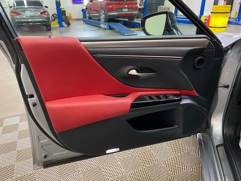 Used 2022 Lexus ES 300h F Sport image 33