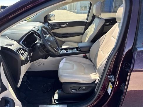 Used 2019 Ford Edge Titanium w/ Equipment Group 301A AWD/4WD image 16
