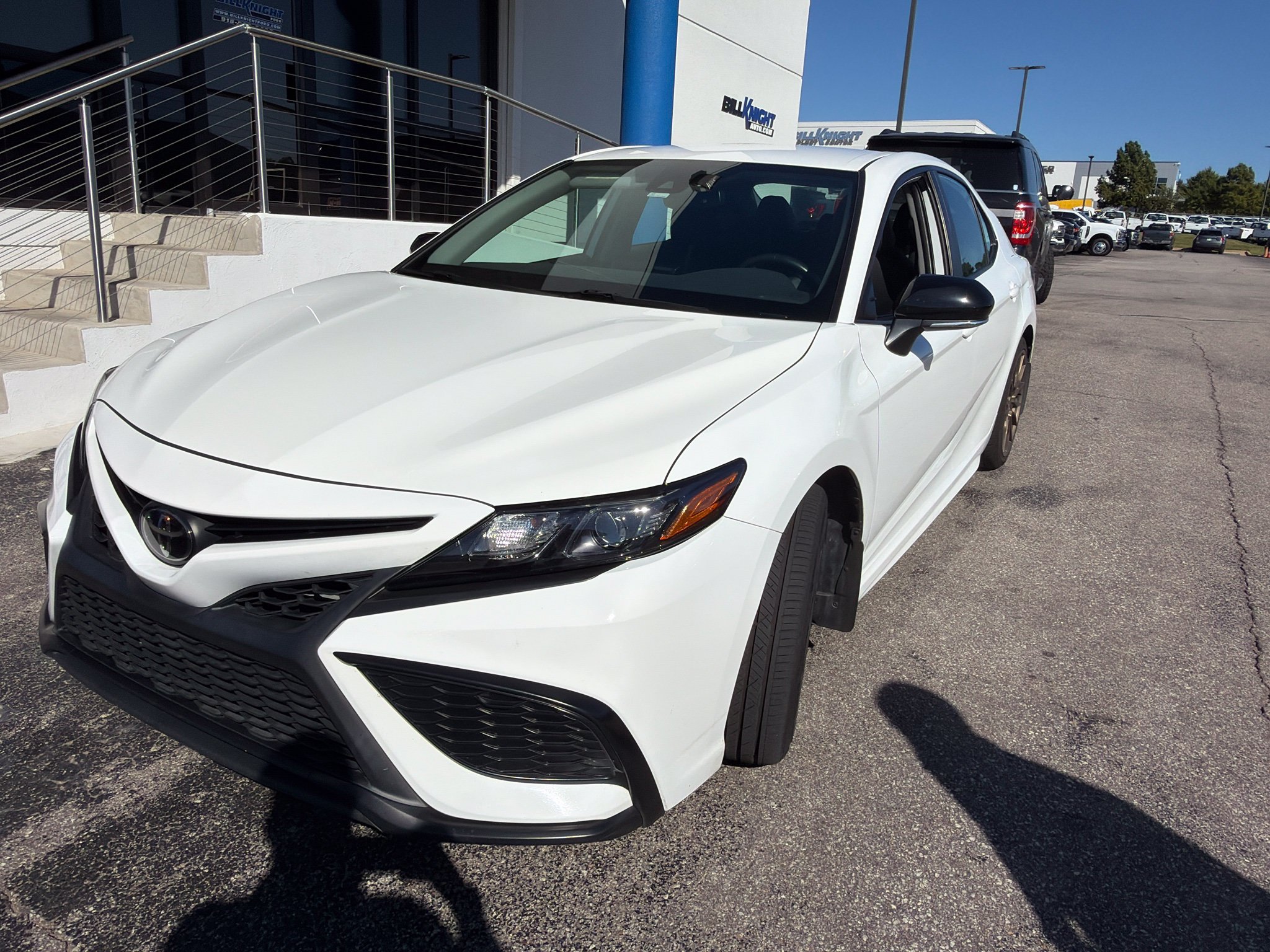 Used 2023 Toyota Camry SE w/ Convenience Package AWD/4WD image 1