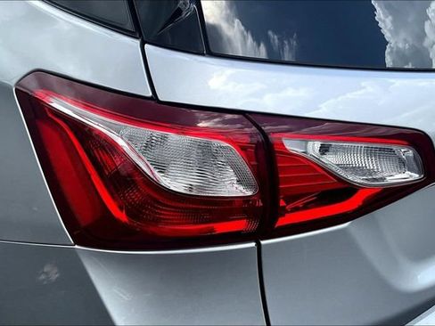Used 2021 Chevrolet Equinox LT w/ LPO, Cargo Package AWD/4WD image 23