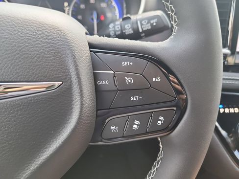 New 2026 Chrysler Pacifica Select w/ S Appearance Package FWD image 33