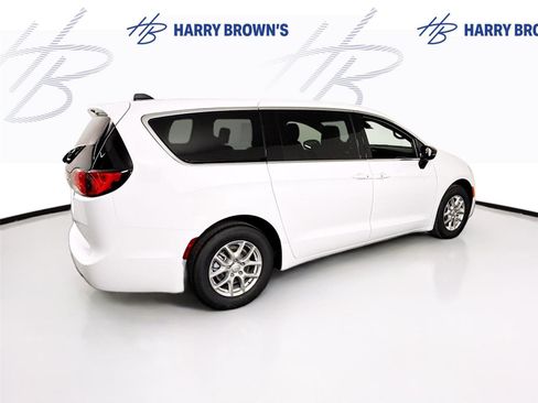 New 2026 Chrysler Voyager LX image 33