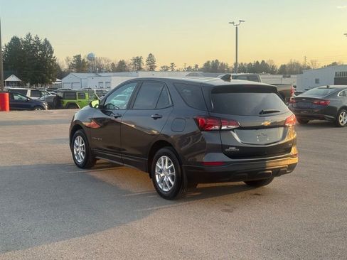 Used 2022 Chevrolet Equinox LS w/ LS Convenience Package AWD/4WD image 5