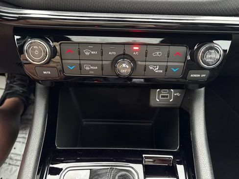 New 2026 Jeep Compass Limited w/ Sun, Sound & Navigation Group AWD/4WD image 20