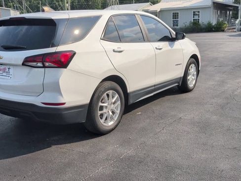 Used 2022 Chevrolet Equinox LS w/ LS Convenience Package FWD image 8