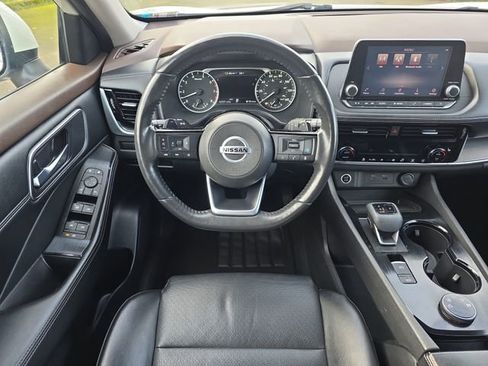 Used 2021 Nissan Rogue SV w/ Premium Package image 19