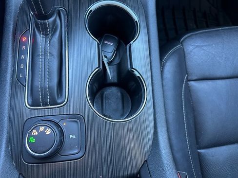 Used 2017 GMC Acadia SLT image 29