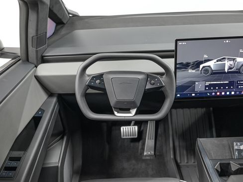 Used 2025 Tesla Cybertruck AWD Crew Cab image 16