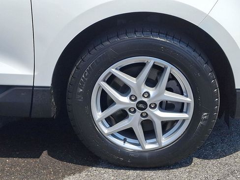 Certified 2023 Ford Edge SEL w/ Convenience Package AWD/4WD image 8