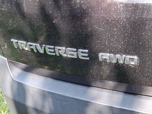 Used 2020 Chevrolet Traverse LT image 12