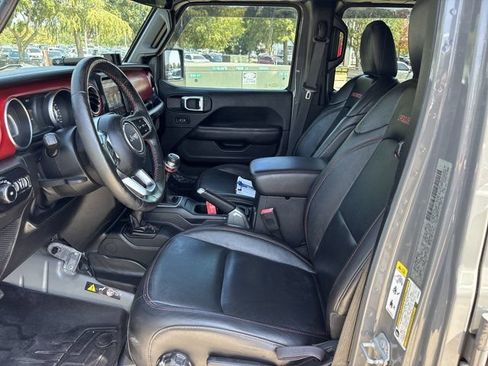 Used 2018 Jeep Wrangler Unlimited Rubicon w/ Dual Top Group AWD/4WD image 18